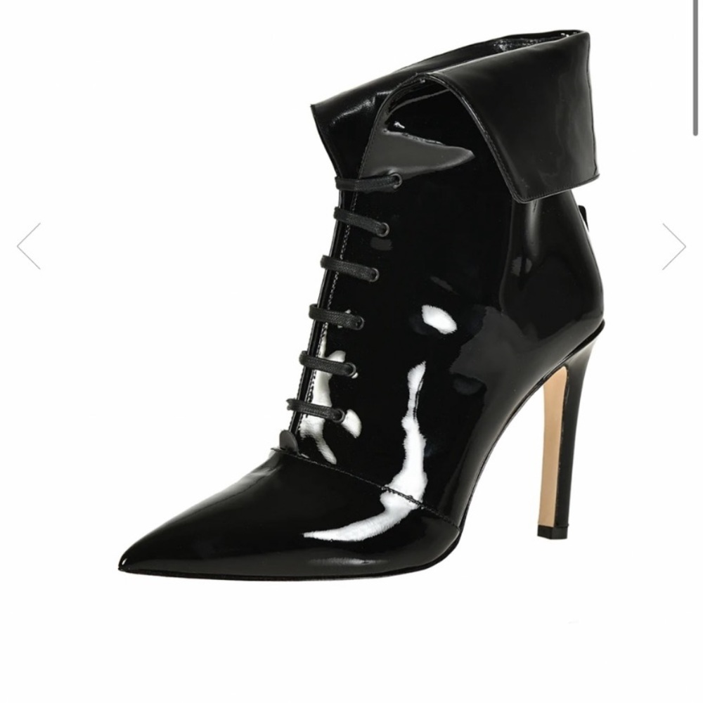 Sara Jessica Parker black paten leather boots